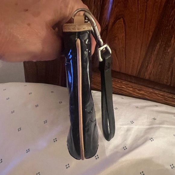 Coach Navy Blue Vinyl Wristlet with Leather Trim, cute & style, good condition - Picture 6 of 9